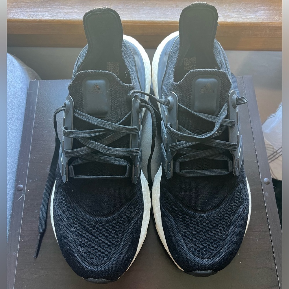 Adidas Black Ultraboost Size 8 - Picture 2 of 8